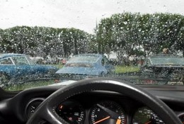 大雨天，如何讓愛(ài)車避免被淹